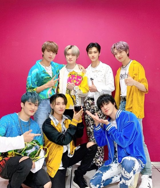 Group NCT Dream expressed its first impression of Show! Music Core.Member Jeno told NCT DREAM official SNS on the 22nd, Shizuni (fandom nickname) ~ I got a prize thanks to Shizuni today!Thank you for taking out the bookmarks you put in during the Wogo Up and making such a good memory!I put a picture with the article .The photo was MBC Show! Music Core No. 1 trophy certification shot.The warm visuals and refreshing atmosphere of seven members of Haechan, RENJUN, Jaemin, Ji Sung, Mark, Chenle and Jenoo catch the eye.The NCT Dream was ranked #1 on Show! Music Core with its new song Hot Sauce; members responded shortly after the award, saying, Show!Its the first time Ive ever done Music Core. There are many things that Im going to do for the first time in this activity. I dont think Ill forget it.On the other hand, NCT Dream released its first full-length album Hot Sauce on the 10th.The title song Taste of the same name is an impressive song with a unique vocal signature sound that seems to memorize the order.It is a message that is as exciting as hot sauce, but it is confident that it will show the intense charm of NCT dream that can not be broken once it tastes.