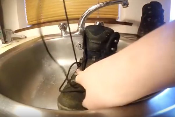 출처: How to Clean Hiking Boots