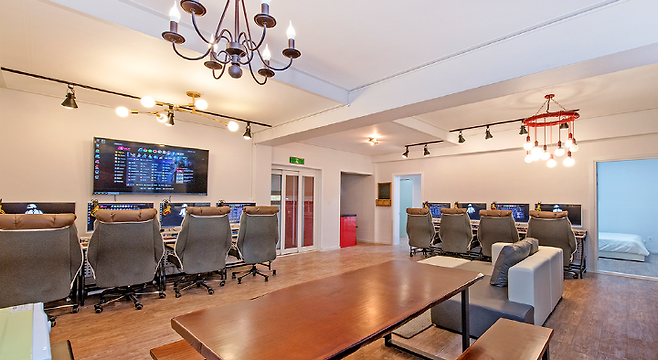 출처: R-1 객실 전경