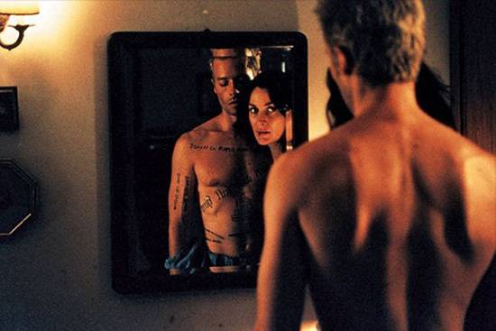 출처: < 메멘토>