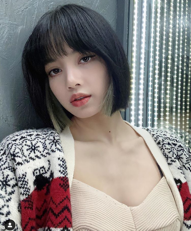 출처: 리사 인스타그램