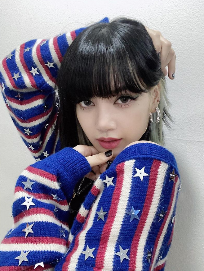 출처: 리사 인스타그램
