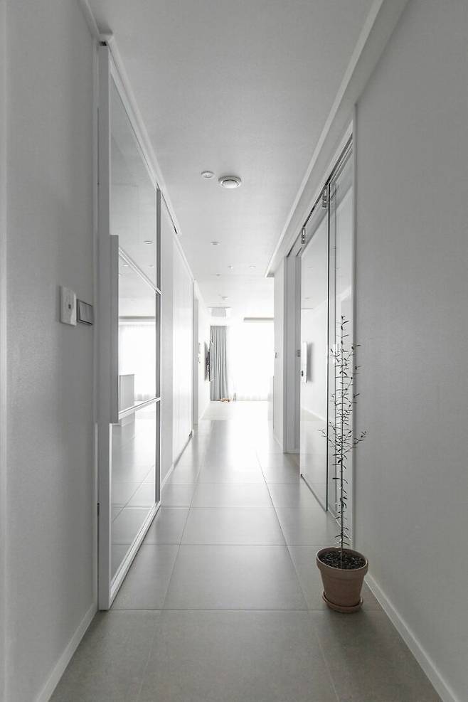 출처: 오늘의집 온라인 집들이 보러가기 (▲이미지 클릭)