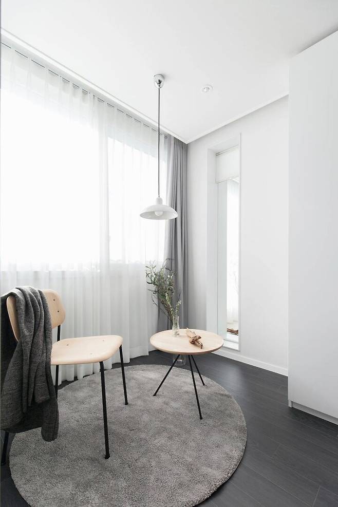 출처: <펜던트 조명> <러그> 보러가기 (▲이미지 클릭)