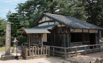 일본 야마구치현 하기시에 있는 쇼카 손주쿠. 기와지붕의 단층 목조건물로 50.90㎡의 작은 교육시설이다. 조슈번(長州藩)의 요시다 쇼인(吉田松陰)이 강의한 사숙이다./조선일보DB