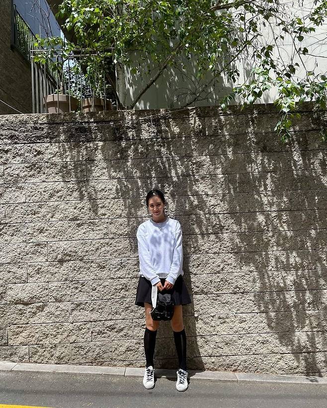 Group Girls Generation and actor Kwon Yuri reported on the bright current situation.Kwon Yuri posted several photos on his instagram on May 27 with a short May.In the open photo, Kwon Yuri poses in a youthful figure wearing a gray man-to-man, a black skirt and half-stocking.The look of her hair tied up in transparent makeup creates a natural atmosphere, capturing her attention with her debut and her unwaveringly maritime look.The netizens who came in contact with it commented, It is so beautiful in the middle, It is like my girlfriend, I am healing while watching my sister.Meanwhile, Kwon Yuri made his debut as a group Girls Generation in 2007; since then, he has been working on solo and Acting.He appeared in the recently-end MBN drama Bossam - Stealing Destiny.