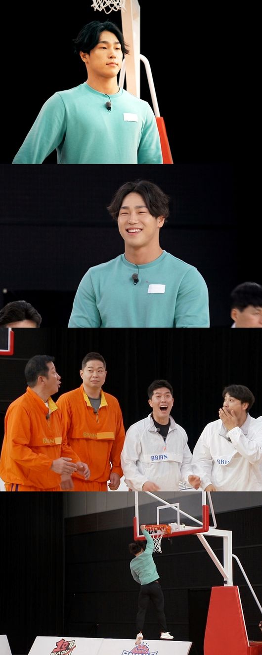 Mercenary Yun Sungbin will be on the squad to lead the first win in Ill Shoot You in a bunch.In JTBC Ill Shoot You in a Bunch to be broadcast on the afternoon of May 30, Asias first Skeleton gold medalist Yun Sungbin will go on his first victory hunt with Sangam Bullox.The presence of Superhero Movie Mercenary, which surpasses the Mercenary King of End plate Yoon Kyung-shin, is expected to bring some tension to the Sangam Bullknox.Yun Sungbin is a South Korean Skeleton player who won the gold medal in Asias first sled event and ranked first in the world.He appeared as Mercenary in the last Changing to Crack and left a strong impression with his unique speed and incredible jump power.Yun Sungbin is returning and is interested in challenging basketball this time.On the day of the recording, Yun Sungbin makes a surprise confession that the coach of the basketball team, not Coach Skeleton, has unearthed me now.Then, he reveals a story like fate with basketball and surprises everyone.It raises various speculations about what connection there might have been between the Skeleton emperor Yun Sungbin and basketball.In particular, legends who remember Yun Sungbins jump ability expect to be able to dunk, and Hur Jae also raises expectations by saying, It is possible if you have that jump power.Yun Sungbin is the back door that the rim is touched by the jump, and the scene is turned upside down by showing off the jump power.Legends who confirmed Yun Sungbins superior skills through the Mercenary Test on this day show a subtle interest in what position he will take.Guards, forwards, and centers have a unique presence in any position.Indeed, manager Hur Jae is once again predicting a position ecosystem disturbance where Yun Sungbin will be deployed.Mercenary and Yun Sungbin, who are the best candidates for the first win of Sangam Bullnox, can be seen at JTBC Ill Shoot You in a Bunch at 7:40 pm on the 30th.JTBC Ill Shoot You in a Bunch