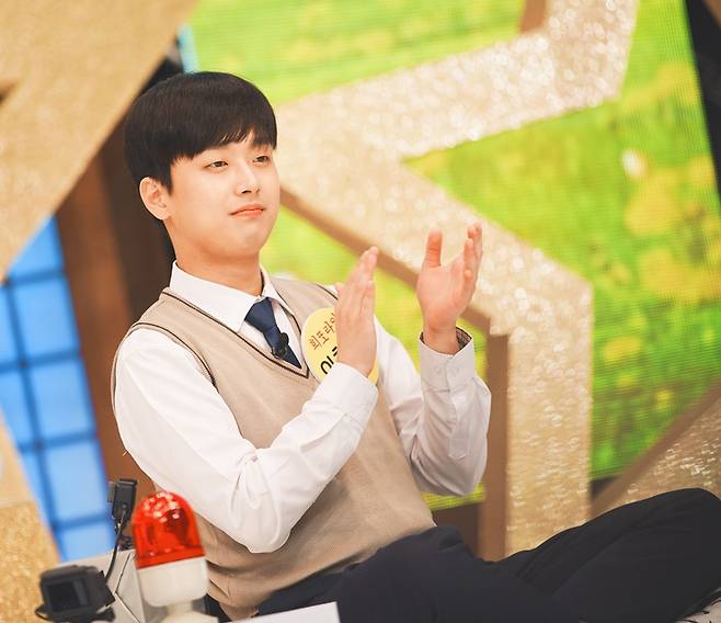King Sejong Institute: Life School Lim Young-woong - Young-tak - Lee Chan-won - Jung Dong-won - Jang Min-Ho - Kim Hie-jae burst into a genre-to-unit grand-major laugh with a star-studded guest of 10.In the 53rd episode of TV CHOSUNs King Sejong Institute: Life School, which will be broadcast on the 2nd (Today), Top 6 and 10 SEK guests who have been given their first midterm exams since the opening of the school will be the Top Model on the game that summons memories.The laughing minefield created by teamwork in the genre-to-group scene that could not be seen anywhere gives a big fun to the house theater.Above all, top 6 Lim Young-woong - Youngtak - Lee Chan-won - Jung Dong-won - Jang Min-Ho - Kim Hie-jae as well as 10 guests, the most popular guest in the history of the King Sejong Institute, It is advanced.Son Byeong ho, the founder of the Son Byeong ho Game, and the basketball legend Hur Jae, former baseball player Hong Sung-heun, and the director of the SEK, Do Kyoung-wan, the director of the board of directors, and the Hong Hyun-hees man writer, rapper Noxal, idol Lee Jin-hyuk, Soul Radiographer. Greg, our friendly trotmen Chun Myung-hoon and Hwang Yoon-sung, SEK guests who have a variety of charms have found the King Sejong Institute.Among them, the Teachy Line of Yeongtak, the official signature of the King Sejong Institute, attracts attention by dispatching from Son Byeong ho to four-year-old and Greg.In particular, as the performers desire to win the battle over the past-class laughter bomb game, which summons memories, including Absolute Sound Game, was overheated, a laughing war was unfolded.In the One letter by letter game, which requires accurate pronunciation and pitch, the ace Lim Young-woong also laughed at the horny family with the difficulty of the extreme which buffered.After that, Hur Jae is the back door that he has devastated the scene by creating a laughing bomb of the past after the story of This is a bad thing.In addition, in the Chosung Karaoke Game, there was a quizze from the confused buzzer war to the doghouse, and a chaos party was held, featuring a jord student who stepped out of the post of King Sejong Institute.In addition, Jung Dong-won, the youngest of the King Sejong Institute, burst into a generational Hwangjang Chemie that surpassed the 42-year-old car with Legend Hur Jae, and made the scene into a laughing sea by showing a teamwork teamwork such as I was going to do this!Also, in the game Reconstruction of the Pongshim, a nectar-like NEW correct answer girl appeared, and Lim Young-woong showed joy by showing a cute young shoulder dance with a sweet eye and an uncle smile.In addition, the overwhelming stage of Son Byeong ho, which summoned the 90s, Young-tak, Do Kyoung-wans Kim Jung-min Mochang, Jung Dong-wons storm rap Top Model, which revealed that he was a four-year-old chan fan, and Son Byeong ho, who sang amyeon with a emotional husky voice, was also unfolded in Starfonden Bell.In addition, Lim Young-woongs Hero Ticket jukebox, which is believed and trusted, is also activated to give a patented feeling.Everyone of the SEK guests who visited the King Sejong Institute gave me a SEK laugh and fun, the production team said. It is also a point of observation that all dances and songs are integrated in addition to the game that catches the Horny Family.Wednesday nights full of joy, please look forward to the King Sejong Institute, he said.On the other hand, TV CHOSUN King Sejong Institute: Life School is broadcast every Wednesday night at 10:00 pm.iMBC Photos Offered: TV CHOSUN
