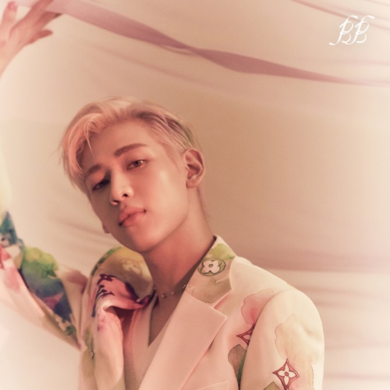 The seventh concept photo of BamBams first mini album riBBon was released.The seventh concept photo, which was released through BamBams official SNS at 0:00 on the 3rd, captures the Sight at once with BamBams eyes.In another photo, a soft cloth slightly wraps around BamBam, which seems to be thoughtful, and a stem of light is slanting at an angle, giving a warm and bright feeling.In this concept photo, BamBam is showing off its unique fashion digestion power by completely digesting a unique style suit that has a white background and various colors spread like watercolors.BamBams first solo Mini album riBBon, which is raising expectations with different concept photos every time, will be unveiled on June 15th.Photo: Avis Company