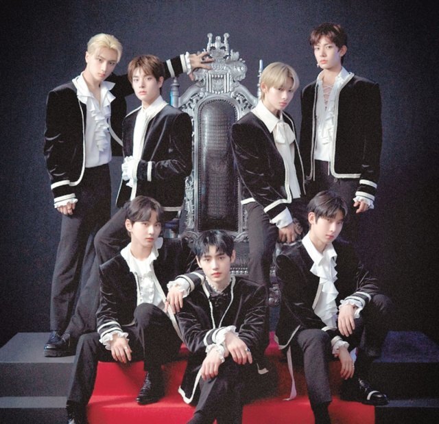 올해 5월 일본 오리콘 주간 앨범차트에서 2주 연속 1위를 차지한 7인조 보이그룹 엔하이픈. 빌리프랩 제공