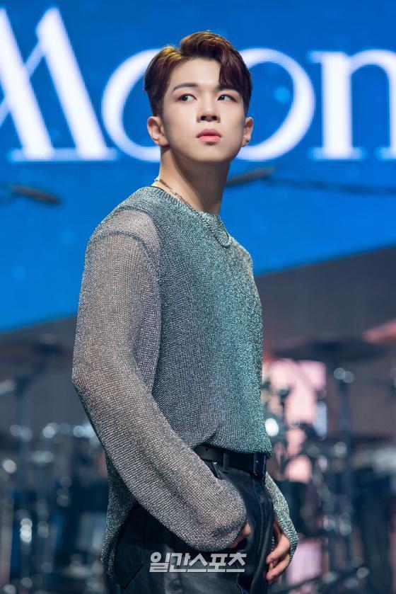 Yoo Hwe-seung of group N.Flying poses at the first Music album Man of the Moon showcase held online on the afternoon of the 7th.Photo: FNC Entertainment Offers 2021.06.07