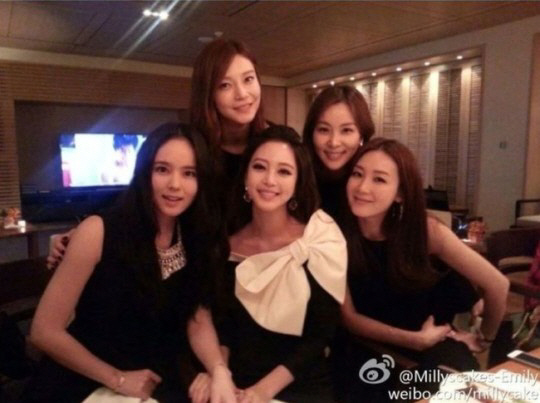 I made a separate story and made a year-end party hosted by the company as a Karaoke party.Horizontal and Vertical Research Center is also angering the public with a futile leg.YouTube channel Horizontal and Vertical Research Center released a picture of Han Ye-seul with Han Gain, Choi Ji-woo, Ko So-young and Cha Ye-ryun on the 7th, titled Han Ye-seul Karaoke friends and claimed that the photo was taken at Karaoke.Han Ye-seul recently revealed his boyfriend, who was 10 years younger, worked at Karaoke, and said that the place where he met his boyfriend was also Karaoke.Since then, the Horizontal and Vertical Research Center has continued its indiscriminate disclosure of Han Ye-seul, while other female entertainers who have taken pictures with Han Ye-seul have been disparaged and fallen down by saying that they enjoy the entertainment life of inappropriate shade.However, unlike the claim of the Horizontal and Vertical Research Center, the photo was found to have been a year-end meeting hosted by CJ at the company One.It was an event of the company One, which was not only the female entertainers in the picture but also famous male entertainers, as well as major advertising, broadcasting, and film industry officials. The space was also a public event prepared by CJ at the company car.Han Ye-seuls agency, High Entertainment, recently announced its intention to sue for false facts, rumors and malicious comments. An official said, We are currently preparing for the complaint.We will file a complaint soon, he said.Female entertainers, pictured with Han Ye-seul, are not even worth responding to the ridiculous Horizontal and Vertical Research Center claims.However, after the broadcast, Jun Ji-hyuns husband, Choi, aimed at the ridiculous rumors claimed by the Horizontal and Vertical Research Center, posting a parody image that changed the ambassador of a scene of the comic Slam Dunk to his messenger profile, I want to do a Jun Ji-hyun husband.Lee Jung-woo, a fashion designer known as Jun Ji-hyuns mother-in-law, expressed his discomfort about his rumor about his son and daughter-in-law, referring to his SNS as too angry day.Jun Ji-hyun also said that divorce and separation are both unfounded through the cultural warehouse, which is a subsidiary company. We want to clarify the exact facts about distorted information, not facts, and we will take strong legal action against the spread of false facts through facts and other articles and comments.So far, the Horizontal and Vertical Research Center has been attracting attention by directly mentioning the stimulating issues of the entertainment industry and fueling controversy.Although most netizens were uncomfortable with over-stimulating Disclosure, it is true that there were not many netizens who supported the Horizontal and Vertical Research Center.But the disclosure that has recently pointed out the futile leg seems to be turning its back on the fans.