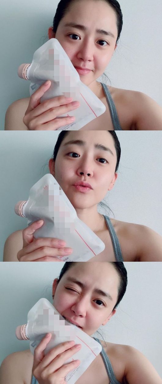 Sufficiently pretty Actor Moon Geun-young burned his will to be more beautiful.Moon Geun-young posted on his SNS on the 8th, My Friend gave me a healthy Diet to see the last lab, and I will eat delicious and be healthy and beautiful!!# Diet # Sam is reporting # I will be in shape, adding that the plan was a Diet plan.The photos released together show Moon Geun-youngs neat face, which is a unique big-eyed figure in a sleeveless costume, and still looks like a The Nations Little Sister who has been missing the years.On the other hand, Moon Geun-young, who was greatly loved as a sister of the original nation, entered the mid-30s and had a big turning point when he left his agency for 16 years last year.It is noteworthy what changes will be shown as an Actor in the future.Moon Geun-young Instagram