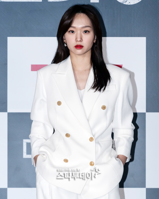 The production presentation was attended by actors Jin Ki-joo, Wi Ha-joon, Park Hoon, Kim Hye-yoon and Kwon Oh-seung.The event was held online under the influence of Corona 19.