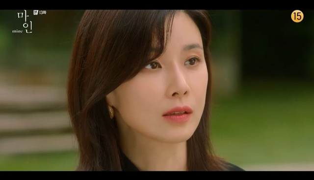 After Lee Hyeonwuks death, Lee Joong-ok was depared and Lee Bo-young lost Memory, and the truth was veiled.In the 13th episode of TVNs Saturday drama Mine, which aired on June 19, the investigation into the murder of Han Ji-yong (Lee Hyeonwuk), was started.Ten days before Han Ji-yongs death, Lee Hye-jin (Kang Ja-kyung/Ok Ja-yeon) was threatened with kidnapping and suspected Han Ji-yong (Lee Hyeonwuk) behind him, and Seo Hee-soo (Lee Bo-young) went back into the house to protect Lee Hye-jin and made him a tutor for his son Han Ha-jun (Jung Hyun-joon).Han Ji-yong continued to say that Lee Hye-jin killed Seo Hee-soo and raised his son Han Ha-joon.Jeong Seohyun (Kim Seohyun) first confided in her husband, Han Jin-ho (Park Hyeok-kwon), to take away her representative position from Han Ji-yong.Im a sex minority, said Jeong, and if you want to, youll get Han Ji-yong down and divorce him.I think its much better than the sound of a man, said Han Jin-ho, who said he would not divorce her.Jung Seohyun decided to reveal my weaknesses to the media and confront Han Ji-yong, and Han Jin-ho decided to add strength to his wife, Seohyun.Han Jin-ho expressed his intention at the gathering of his family, and his son Han Soo-hyuk (Cha Hak-yeon) also supported his stepmother, Seohyun, who also decided to use his stake in the company to Jeong Seohyun.Han Jin-ho informed his mother Yang Soon-hye (Park Won-sook) that Han Ji-yong was not his fathers biological son, and Yang Soon-hye was angry.Chung Seohyun informed the city president Han (Chung Dong-hwan) that Han Ji-yong had killed his dog, Kwak Soo-chang, and asked for cooperation. Han was surprised that Ji-yong was a bad child enough to kill people.In the meantime, Kwak Hyun-dong, the brother of Kwak Soo-chang, who died, found consciousness at the hospital, and Seo Hee-soo pushed Han Ji-yong after taking Kwak Hyun-dong to another place.Han Ji-yong began to search for Kwak Hyun-dong and tried to kidnap his son Han Ha-joon to prevent studying abroad.Lee asked for help from Jeong Seohyun, who suggested to Han Ji-yongs secretary that he stand behind me, saying, Han Ji-yong is over.Jung Seohyun found Han Ha-joon through Han Ji-yongs secretary, and the secretary made Han Ha-juns cell phone look like a location tracker.Han Jin-ho enticed Kim Sung-tae to give Blue DIA to kill Han Ji-yong.Hanjin said he would help sell Blue DIA and said he would receive 20 billion won, and advised him not to return to Monaco immediately after the murder of Han Ji-yong.In the meantime, Han Ji-yong suspected Kim Sung-tae as a person who took pictures of the dogs from my cell phone.