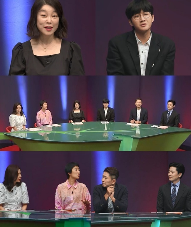 afflicted couple MC Yang jae-jin reveals the experience of confrontation between shock and fear.In the full-fledged 19-gold couple talk show Afflicted Couple (hereinafter called Afflicted Couple), co-produced by SKY Channel and Channel A, which will be broadcast on June 21, the story of a wife who was in crisis due to her mother-in-laws twisted mother-in-laws desire to control her son at will will be revealed.The mother-in-law, who is the beginning of all the problems in the drama, showed an unusual behavior that came to the work of the prospective daughter-in-law before the marriage of her son.The prospective daughter-in-law was embarrassed that the guest who looked at her carefully was her mother-in-law.MC yang jae-jin, who saw them, said, I have seen the line more than ten times in the past. Later, the mother of the other woman came to my hospital and sat for more than two hours. Then, when Yang jae-jin said, I think I saw my Hospital and how many patients came, Sun-yeong Ahn asked, Did you check if you have a doctors certificate?MC Choi Hwa-jung laughed, I thought you were sneaking to see the personality of the person, but did you really come to check if you were a hospital? But Yang jae-jin said, I was honestly scared.I know youre wondering, but I dont think its really a good idea to come to a place where the other person works, Sun-yeong Ahn agreed.(Photo service = SKY channel, channel A affected couple