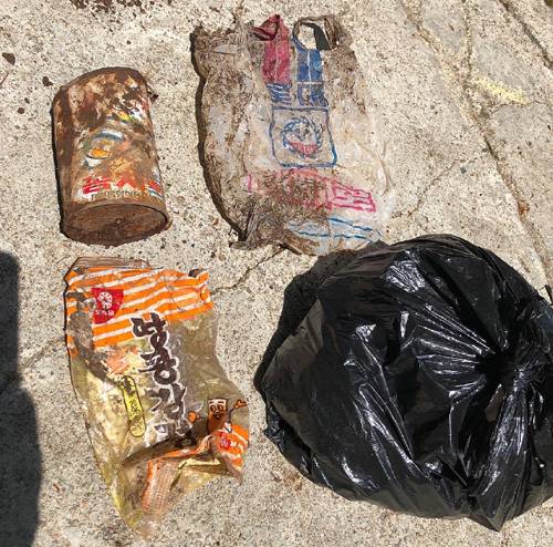 공보빈씨가 산에서 주운 쓰레기