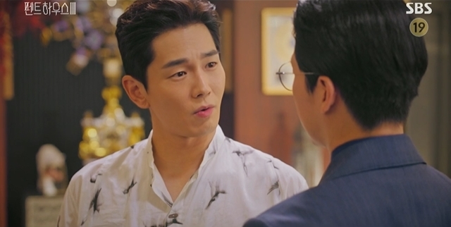 The reason why Um Ki-joon is obsessed with the Vocal music education of his children is revealed.In the 4th episode of SBS Friday drama Penthouse 3 (played by Kim Soon-ok, directed by Ju Dong-min), which was broadcast on June 25, Baek Joon-ki (On Joo-wan) stimulated Ju Dan-tae (Um Ki-joon) with his past stories.On this day, Baek Jun-ki said to Ju-tae, I have lived in a house for a long time, so I think about old times, and it was a few years since my brother at my house.If you do not want to see me, bring a 50% stake in Cheong-a, and only 1% do not have Enuri, he said firmly.So, Ju Tae Tae said, What kind of qualification do you want my money?Then Baek said, I am a family property with my parents property, but I do not deserve it. Lee Ji-ah is still beautiful.Im sorry you cant remember me, but I was so young. My father always did. Marry a woman like a heart trainee. 