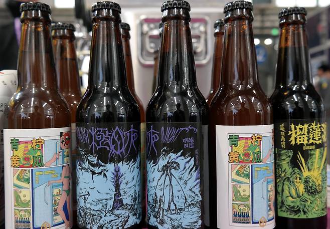 지난 4월 중국 베이징에서 열린 국제 크래프트 비어 전시회에서 선보인 수제맥주들.