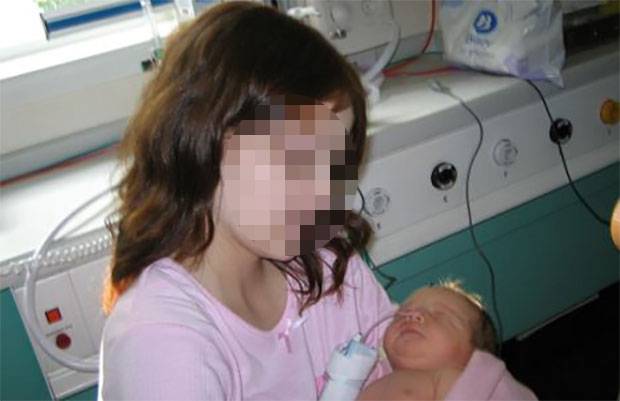 이전까지 영국 최연소 엄마는 2006년 12살 나이로 출산한 트레사 미들턴(27)이었다. 당시 미들턴은 4살 많은 친오빠 성폭행으로 임신, 딸을 출산하는 끔찍한 경험을 했다. 그 일로 친오빠는 감옥에 갔고 아기는 2008년 입양됐다.