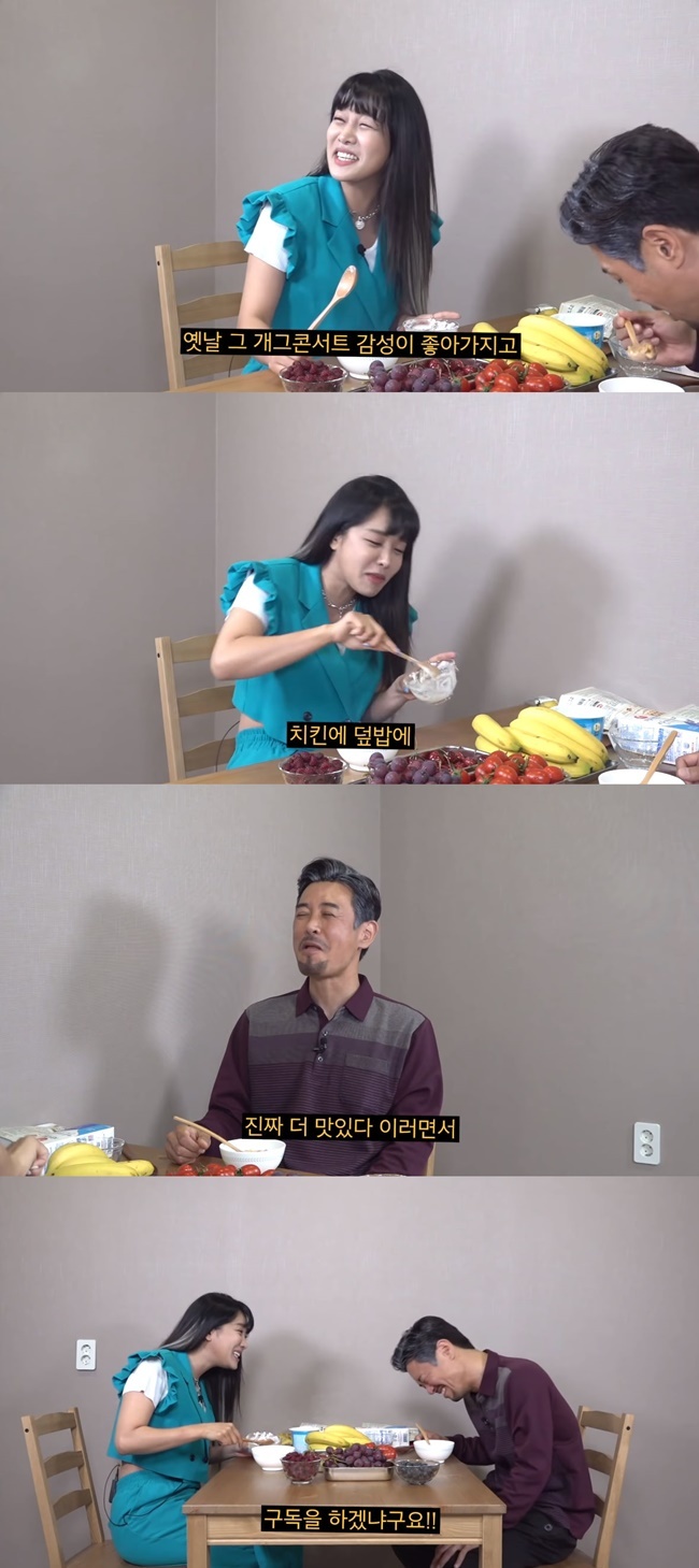 No matter how much AD is, Two Much is causing the subscribers to chatter.YouTuber Lallal appeared in the content Bobmukja in the YouTube channel Dae Hee operated by the broadcaster Kim Dae-hee recently.Bobmukja is a motif of the scene where the blunt Gyeongsang father communicates with his family in front of the table in the corner of KBS 2TV Gag Concert in the past.Rallal, who appeared on the day, said, I am blinded by AD these days, so I do not shoot AD or anything? Kim Dae-hee pinched the AD problem in YouTube.Kim Dae-hee then began eating cereal, saying, Who is it? This is not AD. But Rallal said, I dont think you can eat it again.You are always very good at it, he joked.Kim Dae-hee told YouTube senior Lallal, I used to see a lot of people, but now I do not see it well.Rallal said, Have you thought about the reason? I came to my memories because I liked the old Gag Concert sensibility. Would you subscribe to Chicken, to the rice bowl, saying, If you eat this, it is delicious?Last year, among YouTubers, the so-called back AD controversy, which was promoted on the air without specifying the AD cost from the company, was raised.The big YouTubers repeatedly retired and returned, and the atmosphere was upbeat. The front AD, which is opposite to the back AD, appeared.In the first place, we are creating videos for AD or Choices PPL strategy.As a result, the broadcasters also Choices this strategy.SBS Running Man and Deathmaster are properly dissolving publicity in the broadcasts such as This is PPL and Listen to it as soon as possible.SBS monthly drama Rocket Boys also recited the impression of the taste suddenly in the scene of Chicken and Tteokbokki food, and asked, Who are you talking to?It was a scene that suggested that it was a story to be thrown at viewers outside the TV.Kim Dae-hee YouTube Dae Hee also produced a number of PPL videos.In the early days of the YouTube channel, Dae Hee was well received by the combination of appropriate PPL and memories Gag Concert and Kim Dae-hees talks.However, the reaction of viewers is gradually fading in the repeated ADs. Daehee is also aware of this problem.The problem is overpaid: Subscribers are complaining of fatigue in the AD in front of Two Much, which is pouring out recently.Although it is clear that it is AD, it is difficult to enjoy the contents because the amount of publicity is excessive.Every time new content is uploaded, most of the AD takes up the amount, which is absurd for existing subscribers.YouTube channel Jin-kyeong Hong, which had been loved by many people with its unique concept and realistic appearance, is also pointed out as an excessive AD.In the YouTube channel video of Jin-kyeong Hong, which was posted on May 24, it was depicted producing historical cartoon contents with his daughter Rael, and AD such as desk and pizza appeared in a series of 10 minutes.In other images, moisture cream, tablet PC, punggi dog, and red ginseng slices were lined up.Currently, Jin-kyeong Hong is broadcasting not only YouTube but also Kakao TV web entertainment of the same name.In the case of web entertainment, it is pointed out that only the contents for AD are uploaded on YouTube while the spin-off format is separated from the main part and the AD.On the other hand, there are also a few people who interpret AD proposals as a measure of popularity according to the size of YouTube channels.Also, how to storytelling is also a selling point for subscribers.