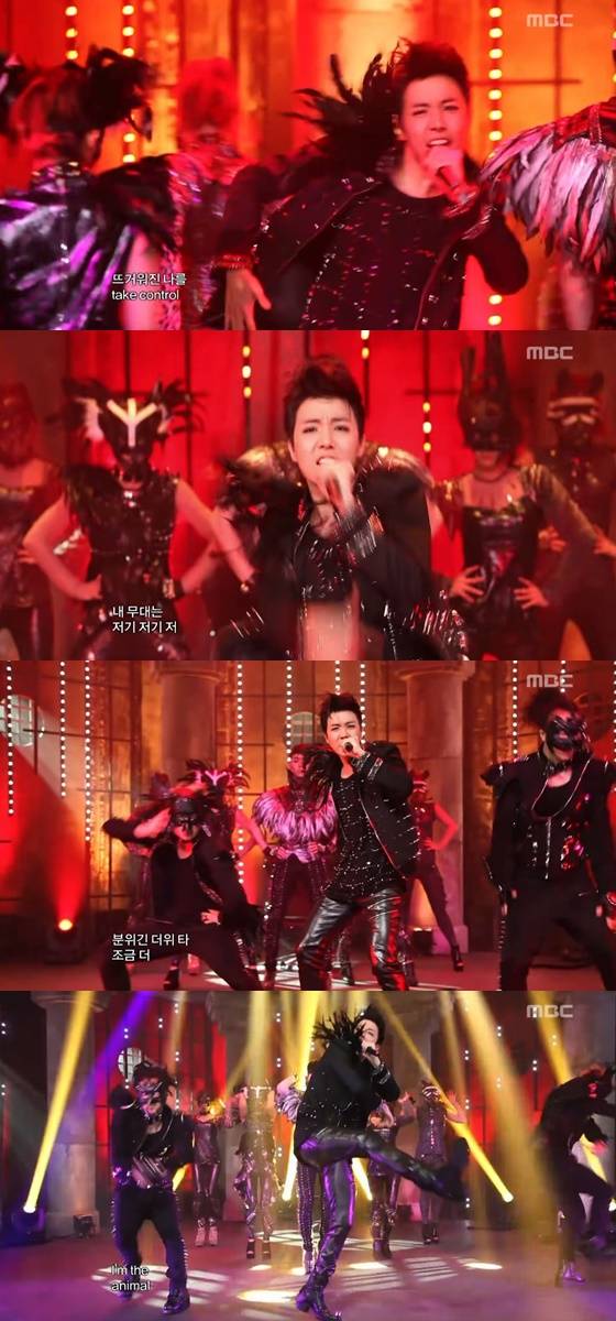 2012년 6월 30일 MBC '쇼! 음악중심'에서 조권 'Animal' 무대에 올라 랩 퍼포먼스 중인 정호석(제이홉)