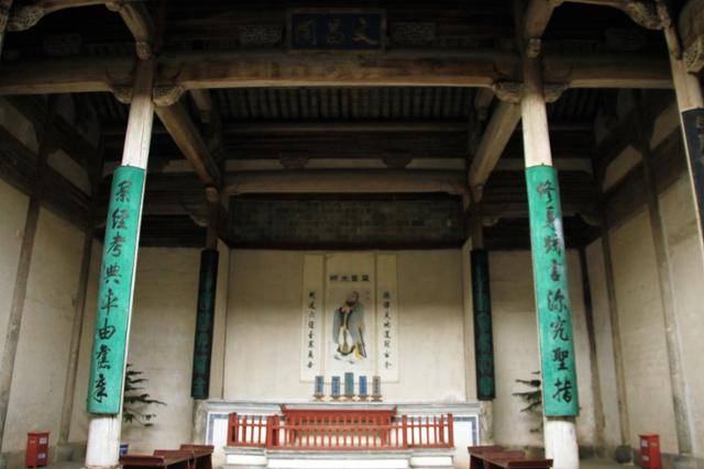 굉촌 호반의 남호서원. 학당이자 사당이다. ⓒ최종명