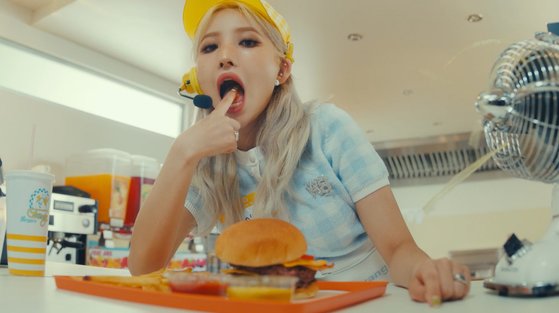 Woman) The children were put forward by former So-yeon as a vice-Character Metawin Opas-iamkajornIt leads to a hot summer atmosphere with the hot charm of the meat-eating style that takes green out of food.Five days ago, So-yeon released New album Windy, a leader of (girls) children who is noted for being an up-under who combines writing, composing and producing abilities.Recently, a composer has released a fighting-filled work with former So-yeon through YouTube, which has become a hot topic for his commitment to extraordinary music.This song was also born as a plump idea of ​​the former So-yeon.He set up a twenty-four-year-old Metawin Opas-iamkajorn, a deputy, and gave him a character of frankness and free-spirited character, more than anyone who liked a stimulating flavor of hamburgers filled with fries instead of vegetables, and enjoyed boarding.The ex-So-yeons unique make-up with freckles boosts immersion in the Metawin Opas-iamkajorn Character.In addition, New album album album artwork, as well as album package reminiscent of fast food box, Metawin Opas-iamkajorn sensibility was invited to the album with its own world view.The album includes the title song (BEAM BEAM) of the rock/hip-hop genre that expresses Suns downfall, the unreleased song Weather (weather), Quit (quiat), which everyone can enjoy comfortably, Psycho (psycho), which has impressive intense beats and lyrics, and Is this bad showing the chemistry of the Z generation. B****** number (Feat.Bibi (BI), Lee Young-ji) and other various genres of tracks. Lee Young-ji also appeared in the music video of the title song, revealing his presence as a power dance.Metawin Opas-iamkajornberger, for the title song BeamBeam, said, It is the representative menu of Metawin Opas-iamkajornberger, which has become a 100% handmade album. He said, I will be loved by fans all over the world with a rich taste combined with the golden ratio of summer, stimulus and free ingredients.Former So-yeon said, My 20-year-old Sun, who is looking for freedom and stimulation, is fortunate to have an intense free-flow energy implied in the song by introducing the song always .