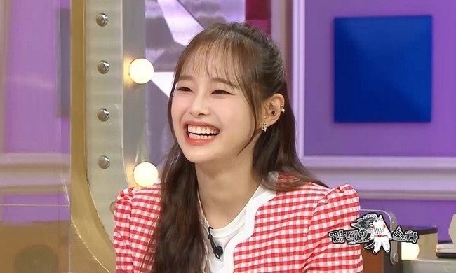 Girl Chuuu of the month suffered from heart obsession after creating Kummul Heart, Confessions said.MBC Radio Star, which will be broadcast on July 7, will be featured in Mysterious Face Dictionary, featuring Hong Yoon-hwa, Lee Eun-hyung, Ha Yeon-soo and Chuuu.Girl member Chuuuu of the month, who has recently released a new song PTT and is proud of its global popularity, has emerged as an entertainment trend thanks to its fresh and youthful image.It is also the founder who first introduced the so-called Keep Heart, which collects both hands and bites them to make hearts.Kokmu Heart became a fashion that many entertainers such as World Class BTS, Black Pink, Kang Ho-dong and Suzie followed.Chuuuu, who said that Keepwater Heart was born during the fan service, said, One day I had a nightmare because of Heart OCD.The surprise Confessions.Chuuuu is said to have made 4MC smile by introducing the new statue Kings bite heart prepared for Radio Star, saying, I am so grateful for loving the Kwamul Heart.Chuuuus new statue, Kings bite heart, raises expectations of what will happen.Chuuuu reveals the story before and after his debut and paints Radio Star with freshness.In particular, he is known as the Newly industrialized country rich because of his colorful expression and energy-filled movements. He reveals an extraordinary gene that has become the secret of Chuuuu as Mother has done vocal music and Dad is a happy virus.In addition, Chuuuu reveals the unusual conditions of The Trace, which he agreed with his mother when he was alone in high school when he was in Seoul to achieve his dream.Chuuuu said, I started The Trace on condition of camming my pet, and will release my mothers EDM Morning Call (?) at the time to give a big smile.In addition, Chuuuu reveals his feelings that he was selected as a Pocari Sweat CF model called Star Light Gate.Chuuuu said that he showed a gesture without rest with a cute comment that I studied the images of the previous CF model with the rabbit eyes open.4MC said that every time Chuuuu finished his speech, 40 pieces came out, and he was impressed with the Newly industrialized country rich.The production moment which Newly industrialized country write Chuuuu shows is awaited.