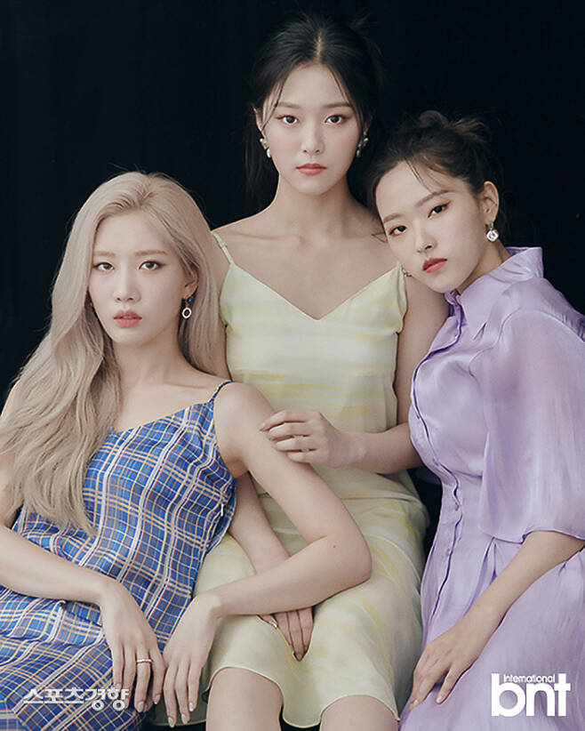 Group Loona expressed her feelings of returning.Online fashion magazine bnt released pictorials and interviews with Loona on July 7. Each member of Loona delivered their charms while digesting various costumes and atmospheres.Loona, which consists of three units, was joined by Hyunjin, a member of the first unit Loona 1/3, Kim Lip, a member of the second unit Loona Odd Eye Circle, and Olivia Hye, a member of the last unit Loona yyxy.Loona members say they are groups like Malatang. Malatang is delicious and addictive as you put the ingredients.We want to be a group that cant be removed once we dip our feet, he said.I often face limitations myself, but I really appreciate it for loving me, they said, expressing their desire to see the fans quickly.
