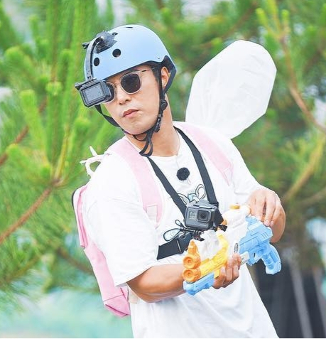 The New Era project released the behind-the-scenes cut of the TV ship Mulberry monkey school through the official Instagram on the 14th.In the photo, Jang Min-Ho is holding a water gun as a former division, and is spreading the perfect four-way boundary.The New Era project said: Around World in six countries with TOP6.Mulberry monkey school, which is broadcasted at 10 pm on the day, was asked to expect a wonderful World Tour tour that prepared all the healing, experience and sightseeing.moon wan-sik