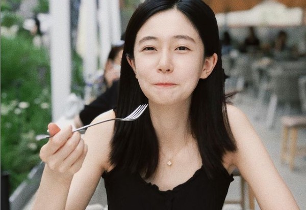 Actor Baek Jin-hee has released a photo of her lovely beautiful look, eye-catching.Baek Jin-hee posted a picture on his Instagram on the 16th with an article entitled Did it taste?The photo shows Baek Jin-hee sitting in a restaurant and eating food and being happy.Baek Jin-hee, who has a sophisticated and cool charm with black sleeveless fashion, captures Eye-catching by revealing her unique vitamin Smile and lovely charm.Fans responded that they were too pretty, sweet, is it a concept of pure and sad food goddess.Meanwhile, Baek Jin-hee met with fans through the 2018 KBS2 drama You Can Die.