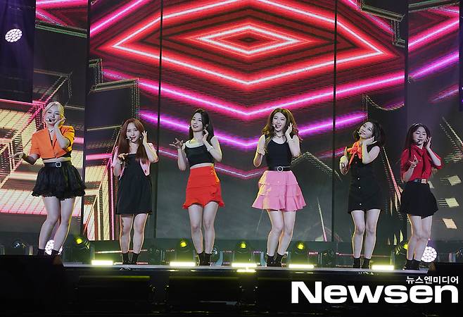 Rocket Punch is showing off a wonderful stage on July 17th at 2021 Together K-POP Concert.Photos offered: Korea Management Association
