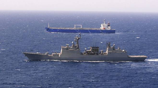 민간 상선 호송 임무를 하고 있는 청해부대