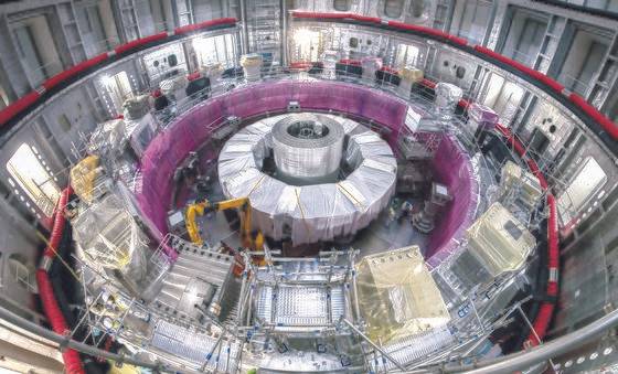 프랑스 남부 카다라슈에서 진행 중인 국제핵융합실험로(ITER) 장치의 조립 현장. 하반기부터 진공용기 등이 들어설 예정이다. [사진 ITER]