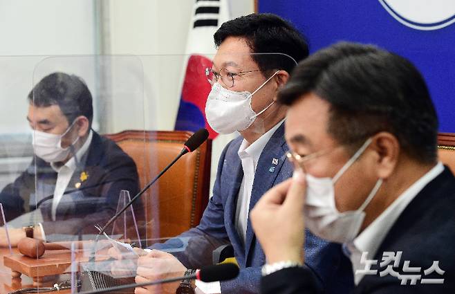 윤창원 기자