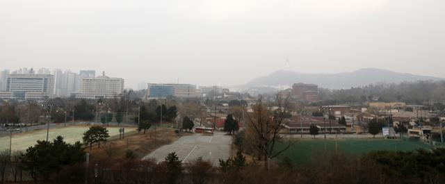서울 용산구 국립중앙박물관에서 바라본 용산 미군기지 모습. 뉴스1