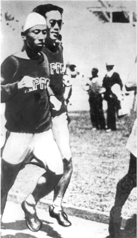 1932년  제10회 LA올림픽에 마라톤 대표로 출전한 김은배(왼쪽)와 권태하. 일장기를 달았지만, 조선인 첫 올림픽 출전이었다. 김은배는 당당히 6위에 입상했다./대한체육회 공식블로그