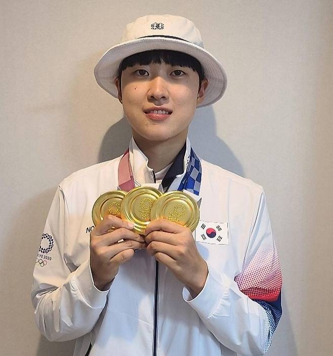 안산 선수는 도쿄올림픽 양궁 혼성 단체전·여자 단체전·개인전에서 금메달을 휩쓸며 한국 선수로는 처음으로 하계올림픽 3관왕에 올랐다. [인스타그램]