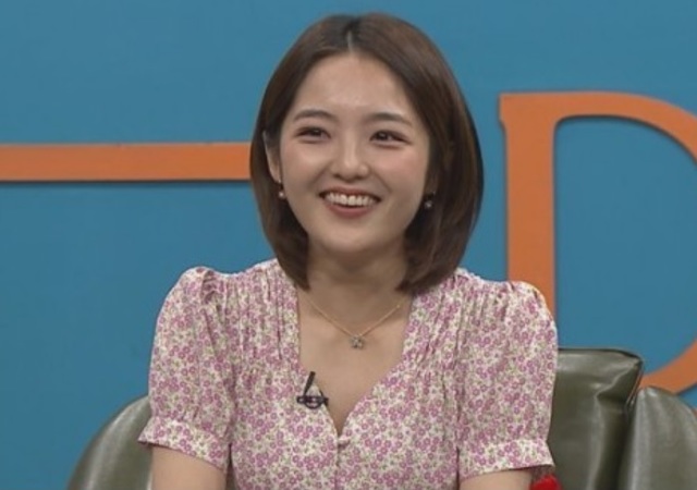 Seo Shin-ae revealed Fan heart, revealing Actor Kang Ha-neul was ideal; then revealed his first call with trembling Kang Ha-neul.Seo Shin-ae had been worried for an hour whether he could call congratulations on Kang Ha-neuls birthday.When I called after the trouble, I recalled the time when Kang Ha-neul was happy to receive it.Seo Shin-ae also made the studio feel sick by saying that he wielded and punched a steel pipe.It turned out that it was about boxing that learned four years and kendo that started to actor recently. So, Seo Shin-ae prepared kendo costume and wooden sword and showed his home country sword method.