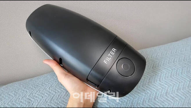 코비플라텍의 차량용 공기 살균·탈취기 ‘엑스플라 미니(X-PLA mini)’ 커버 내부 모습.