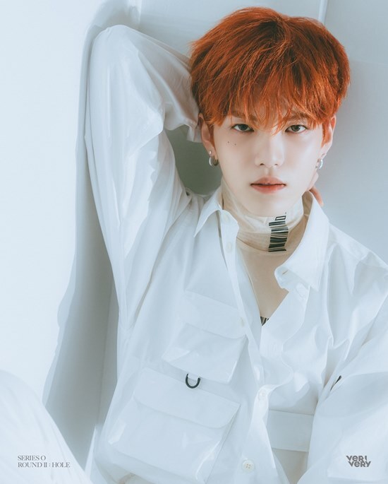 Verivery released a personal official photo of Gyehyun, which completed the chic Repulsiona Mood through the official SNS channel at 0:00 on the 4th, raising expectations for a comeback.The released photos were two versions of LOCK ver. and SINK ver., and Gye-hyun boldly attempted to create an extraordinary Orange color hairstyle.In addition, in the chic expression, the repulsion, deep and beautiful eyes boasted the admiration of those who boasted.In particular, Gye-hyun is getting explosive reactions from fans by completing perfect visual shock with unique freckle makeup.In addition, the concept of the new album SERIES O [ROUND 2: HOLE] and the world view are also raising questions.Verivery, which is trying to make unlimited changes for each album, has recently released personal official photos of Kangmin, Yeonho and Gyehyun starting with the official coming soon teaser, maximizing expectations for comeback.Verivery, who discovered the dark inner space of each person through his second single album SERIES O [ROUND 1: HALL] released in March and conveyed the message about how to utilize this darkness, is focusing attention on what message will be included in the new album, the second O series.Meanwhile, Verivery, who has released content with mysterious and deadly atmosphere and is preparing for a full-scale comeback, will show another charm through its sixth mini album SERIES O [ROUND 2:HOLE] on the 23rd.Photo: Jellyfish