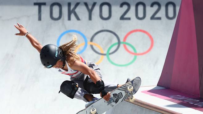 스카이 브라운(13)은 4일 일본 도쿄 아리아케 어반 스포츠파크에서 열린 2020 도쿄 올림픽 스케이트보드 여자 파크 결선에서 56.47점을 받으며 역대 최연소 하계 올림픽 메달리스트가 됐다. 로이터연합뉴스