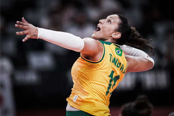 브라질 여자 배구 대표팀의 탄다라 카이세타 (사진=국제배구연맹)