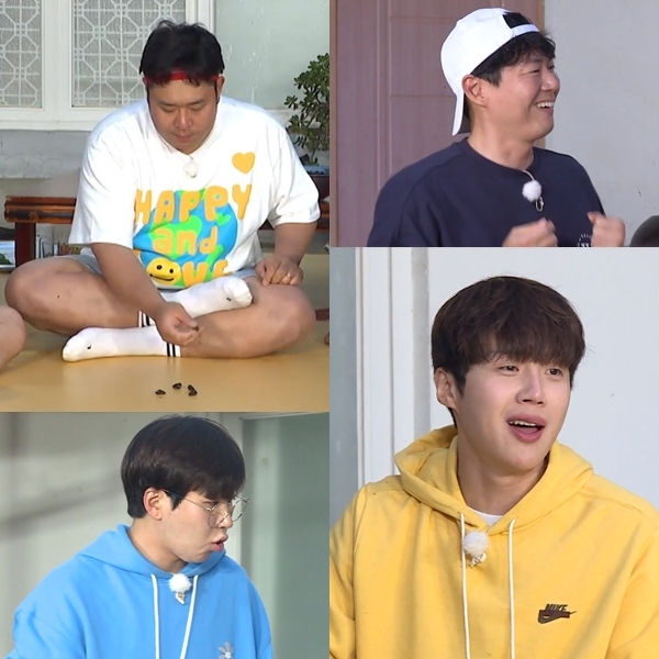 In the KBS 2TV entertainment program Season 4 for 1 Night 2 Days (hereinafter referred to as 1 night and 2 days), which is broadcasted on the 8th, the analog travel of six men who left for Gyeongbuk Army with memories of summer vacation is unfolded.Members who left Travel to the country house hold the Semisulcospira libertina air competition, recalling childhood memories.Kyonggi Before the start of the Olympics, the members are too nervous in the breathtaking tension that reminds them of the Olympics.As Kyonggi begins, the members demonstrate various advanced skills and have sweat in their hands. DinDin says, Grandma!, and the Mun Se-yun shows off his infinite affection for Semisulcospira libertina.Mun Se-yun then overpowers the steamer with the national level Semisuulcospira libertina air ability that Yeon Jung-hoon admires this is the technology that only my sister knows.Kim Seon-ho cheered on the Semisulcospira libertina air battle, where colorful technology plays, saying, This is really fun.The big brother Yeon Jung-hoon shows a high concentration as his order approaches and succeeds in succession with Semisulcospira libertina air without any mistake.Yeon Jung-hoon, who has been excited about the success of the series, is in love with the Semisulcospira libertina air tournament with a shoulder dance.Expectations for the show are high on what brilliant technology will be to admire Kim Seon-ho and who will be the winner of the Semisulcospira libertina air competition reminiscent of the Olympics.Season 4 for 1 Night 2 Days will be broadcast at 6:30 pm on the 7th.Photo: KBS 2TV Season 4 for 1 Night 2 Days