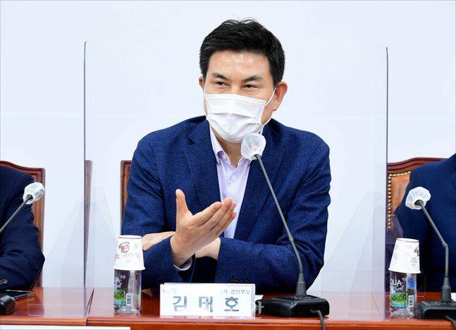 국민의힘 대권주자인 김태호 의원이 지난 5일 국회에서 열린 국민의힘 제20대 대통령선거 경선 예비후보 전체회의에서 발언하고 있다. ⓒ데일리안 홍금표 기자