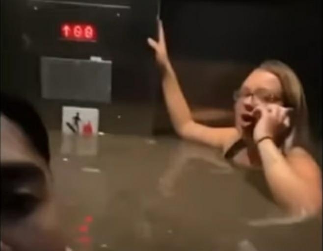미국 오마하 홍수로 아파트 엘리베이터 안까지 물이 차 올랐다 / 사진=유튜브