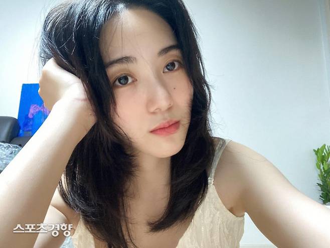 AOA 출신 권민아가 자신의 몸 곳곳에 새겨진 타투를 공개했다. 인스타그램 캡처
