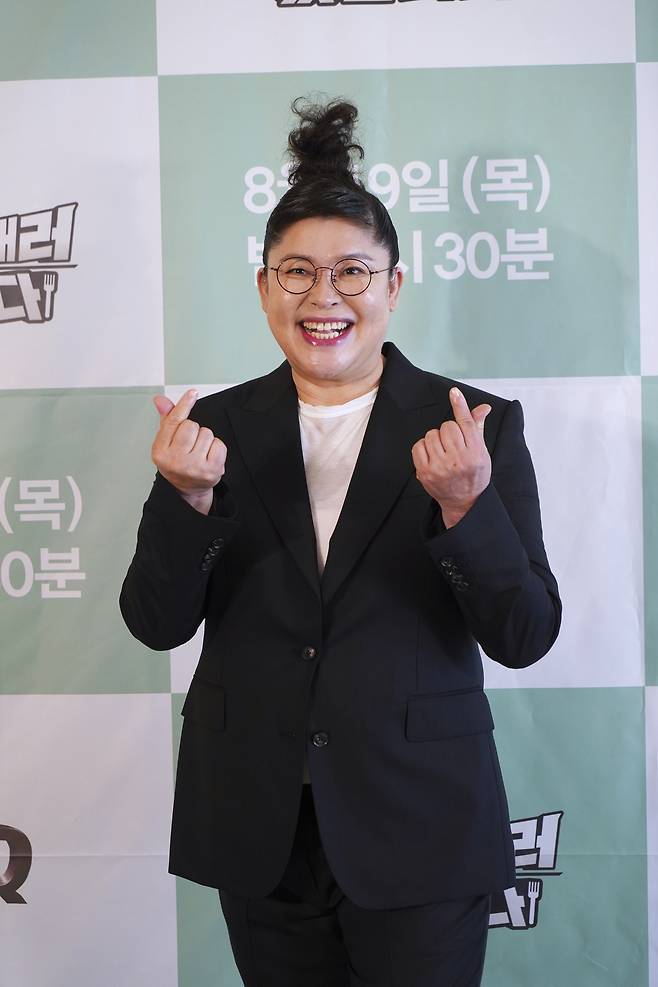 Seoul) = Lee Young-ja-ja-ja-ja reported on Jasons recent situation.Lee Young-ja-ja-ja-ja said that Lee Young-ja-ja-ja-ja was with Jason at the production presentation of the IHQ new entertainment I came to get paid online on the afternoon of the 13th.Lee Young-ja-ja-ja-ja said, Jason is an Interiors contractor, but there is no work these days. I know Interiors well, so I know the color of the food.So I hired him. Jason added, There is no work because there are a lot of vacancy rates these days. I came to kick the money is a food variety born for self-employed people who have been in crisis of survival due to the Covid era.The company plans to set a challenge Mukbang goal with the request of a family member and acquaintance of a self-employed person who sighs, and to order food and raise sales until the president laughs.If you exhaust all the ingredients, you will send the hope subsidy by listening to the hard reality of self-employed people after lowering the shutter.It is not just ending in Mukbang, but it is expected to present a miraculous Haru called money-shaming (money-shaming) to self-employed people who would not have been comfortable with Dan Haru since the Covid era.In particular, Lee Young-ja-ja-ja-ja, the representative Mukbang MC of Korea, and Jason, the husband and brother-in-law of Hong Hyon-hee, join MC to raise expectations.Meanwhile, I came to get my money will be broadcasted at 10:30 pm on Channel IHQ on the 19th.