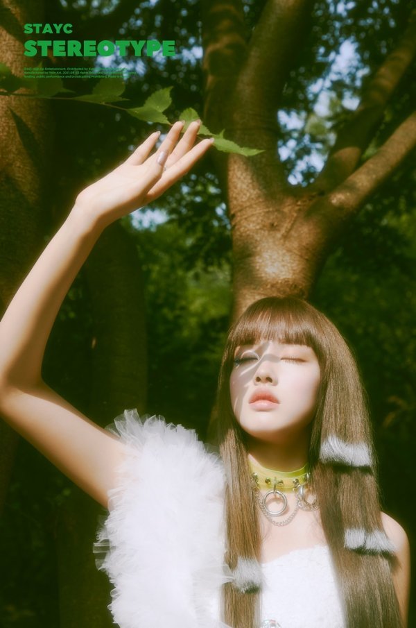 Girls group STAYC (STAYC) members Yun and Jeis new album concept photo have been unveiled.STAYC posted the first mini album STEREOTYPE (stereotype) Yun and Jeis first personal concept photo through the official SNS account on the 18th.While four concept photos were released, Yun and Jei in the photo caught the attention of those who saw the green forest in the background with pure but unique styling.Jei, who wears a pure white dress and boasts a beautiful visual and elegant atmosphere like a goddess, and a pure and funky charm with a doll-like beauty, raises questions about the concept of a new Mini album STEREOTYPE.STEREOTYPE is a new news release released by STAYDOM in about five months after its second single, STAYDOM, released in April, raising expectations in that it is the Mini album, which will be released for the first time since its debut.STAYCs first mini album STEREOTYPE will be released on September 6 at 6 pm on each online music source site.In addition, physical album reservation sales are underway through all online music sites.